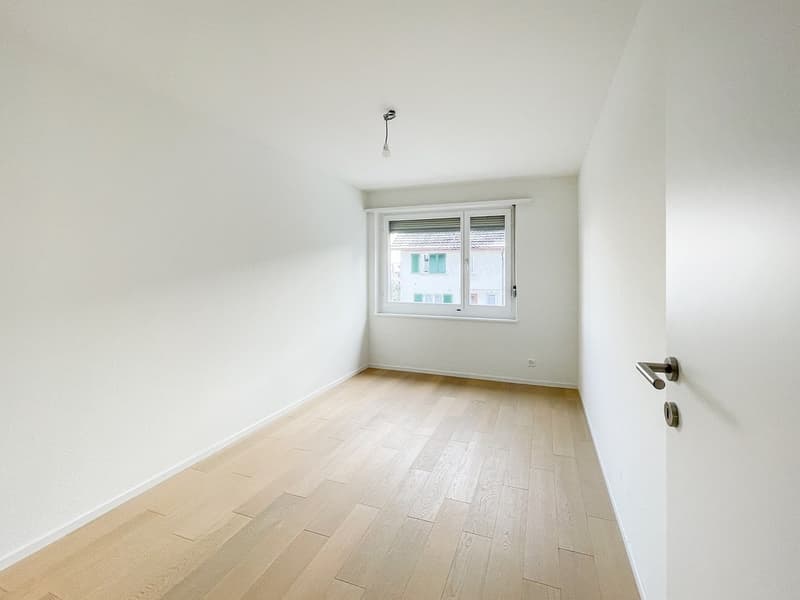 Incantevole appartamento di 4 locali con balcone in una posizione tranquilla a Horgen (6)