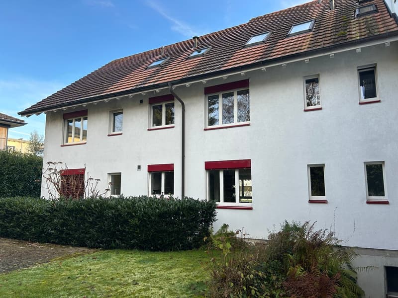 Stilvolle 4.5-Zimmer-Wohnung im 1. Obergeschoss zu vermieten (6)