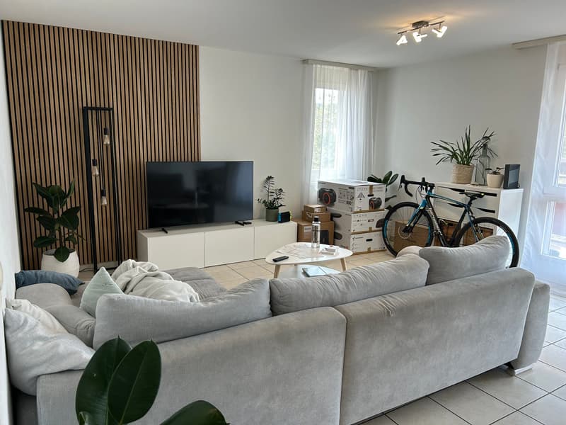 Stilvolle 4.5-Zimmer-Wohnung im 1. Obergeschoss zu vermieten (2)