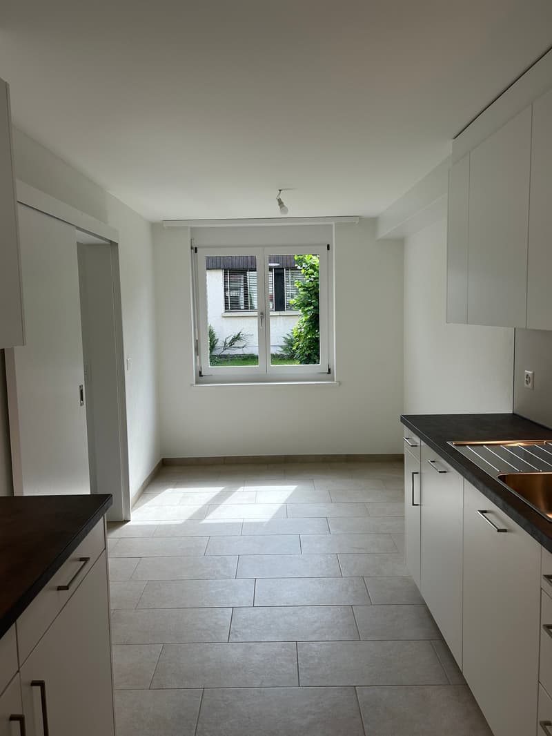 Appartamento ristrutturato in una zona tranquilla – luminoso & spazioso con balcone (2)