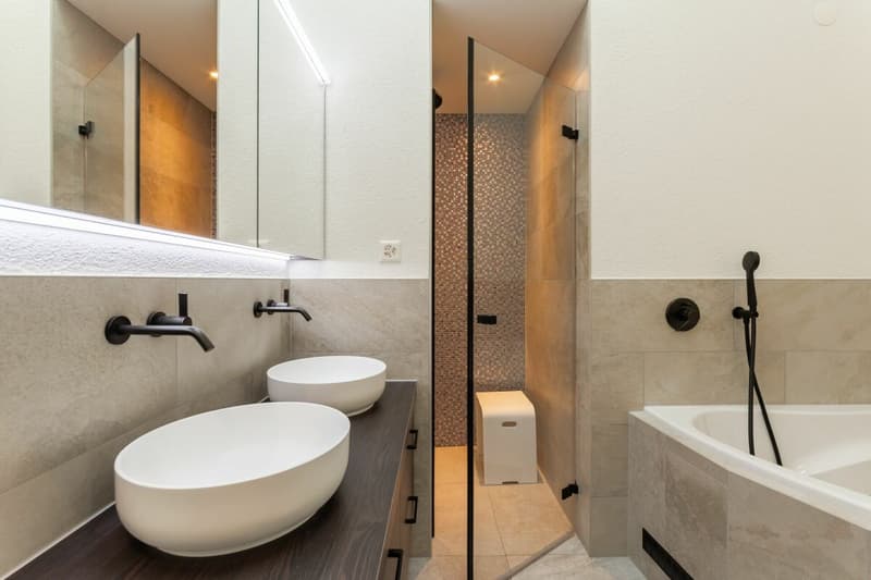 High-quality renovated 5 1/2-room attic apartment in the heart of Hünenberg (16)