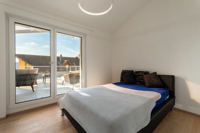 High-quality renovated 5 1/2-room attic apartment in the heart of Hünenberg (12)