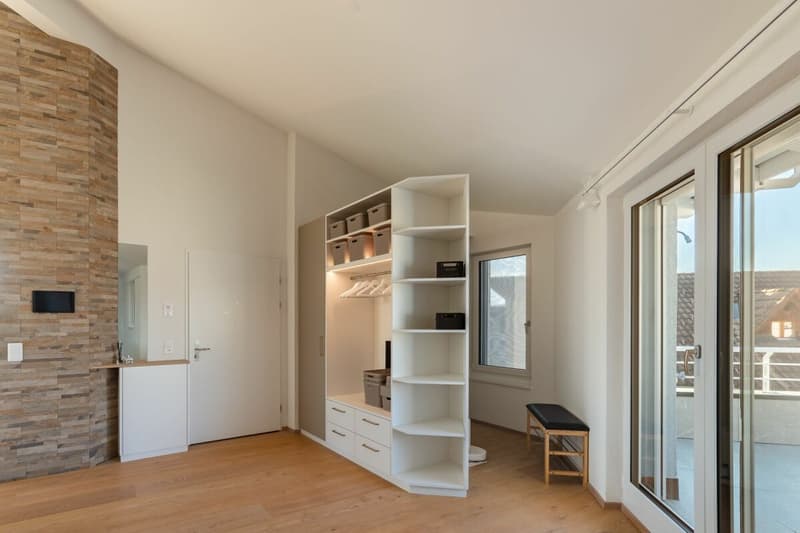 High-quality renovated 5 1/2-room attic apartment in the heart of Hünenberg (6)