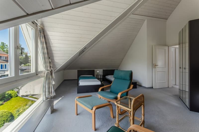 Maison unifamiliale de 6 1/2 pièces à Kilchberg dans un emplacement calme et ensoleillé sur une pente (13)