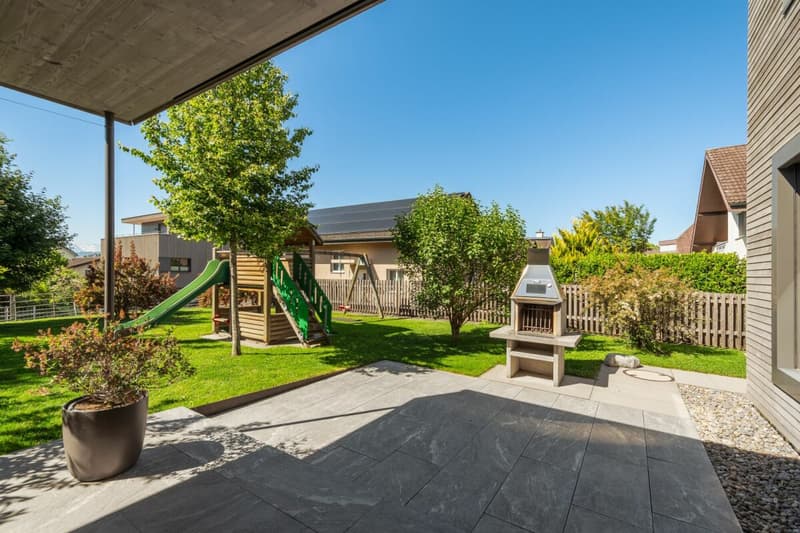 Dreamy beautiful single-family house with large surroundings (23)