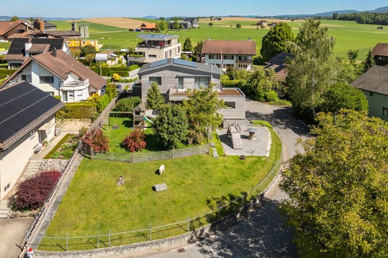 Dreamy beautiful single-family house with large surroundings (26)