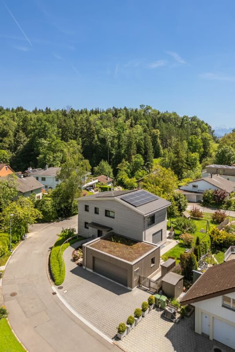 Dreamy beautiful single-family house with large surroundings (16)