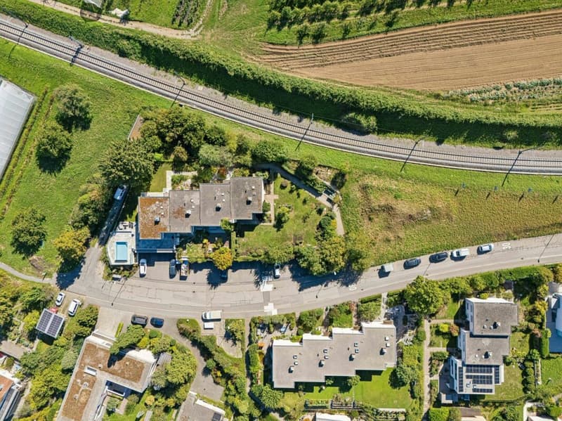 Wohnen mit traumhaftem Garten und wunderschöner Seesicht (3)
