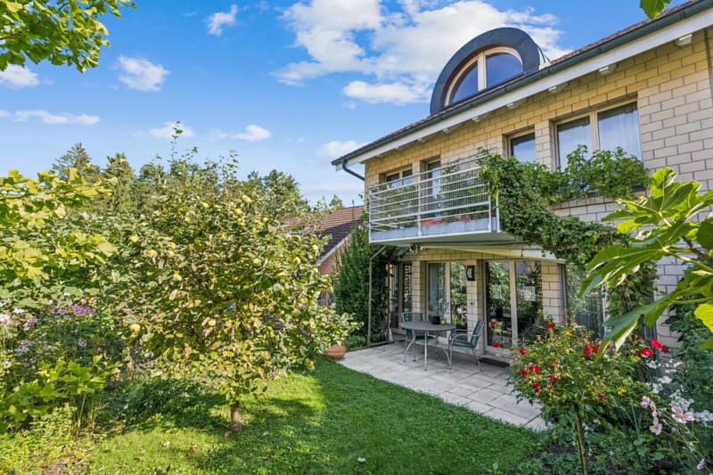 grosszügiges 6 1/2 Zimmer-Doppeleinfamilienhaus in Rotkreuz (1)