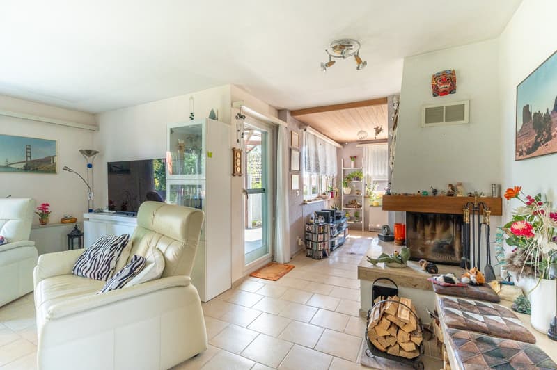 Maison à deux familles avec un jardin magnifiquement aménagé & plein de potentiel (8)