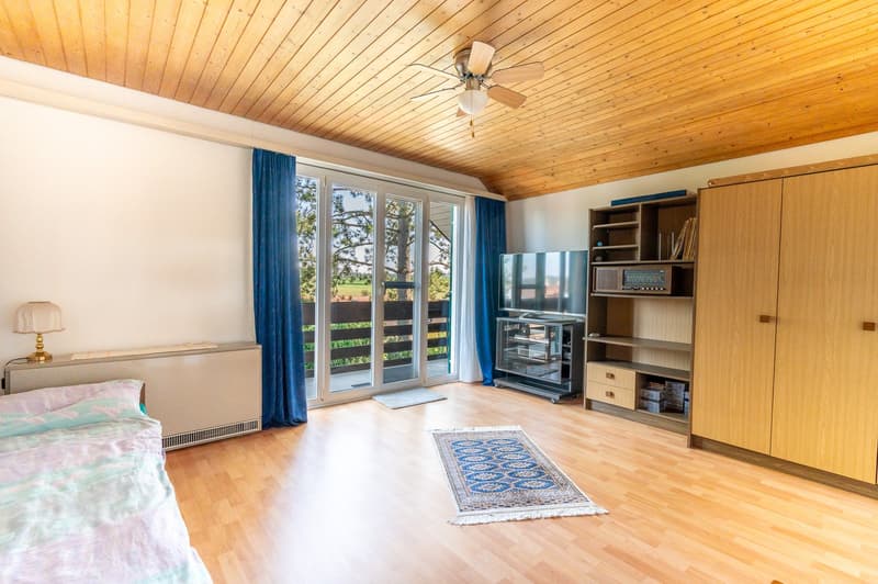 Maison à deux familles avec un jardin magnifiquement aménagé & plein de potentiel (14)