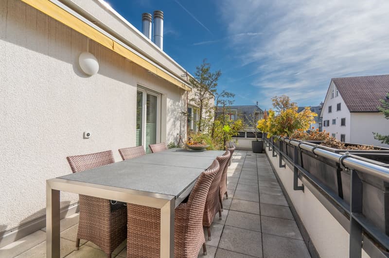 3.5-Zimmer-Attikawohnung mit Morgen- und Abendsonne – vor den Toren Zürichs (13)