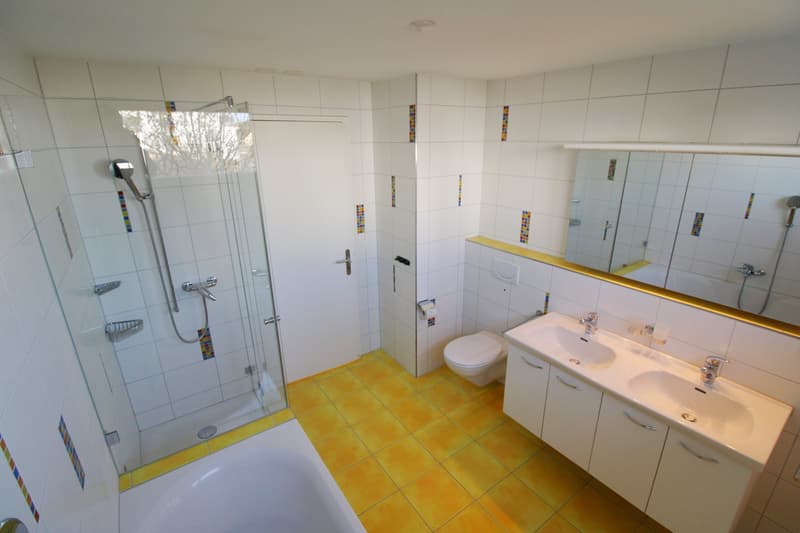 RÉSERVÉ - Maison de ville exclusive de 6,5 pièces à Obfelden (13)