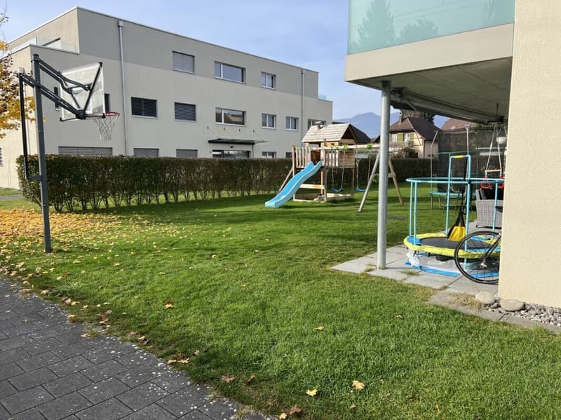 Beautiful Bright 4 1/2 Room Owner-Occupied Apartment (3)