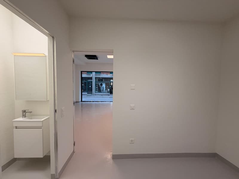 Spazio commerciale / ufficio in Centro Lugano (15)