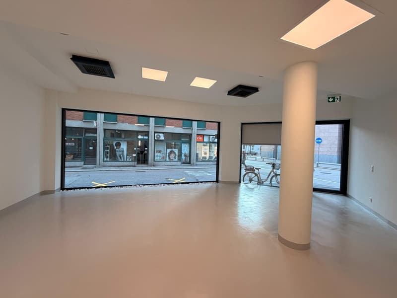 Spazio commerciale / ufficio in Centro Lugano (2)