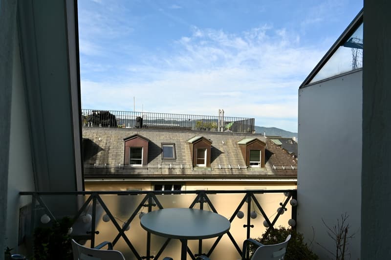 Charmante 4-Zimmer-Altbauwohnung mit Balkon und Aussicht (9)