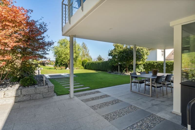 Unique living experience with a dreamy garden paradise (4)