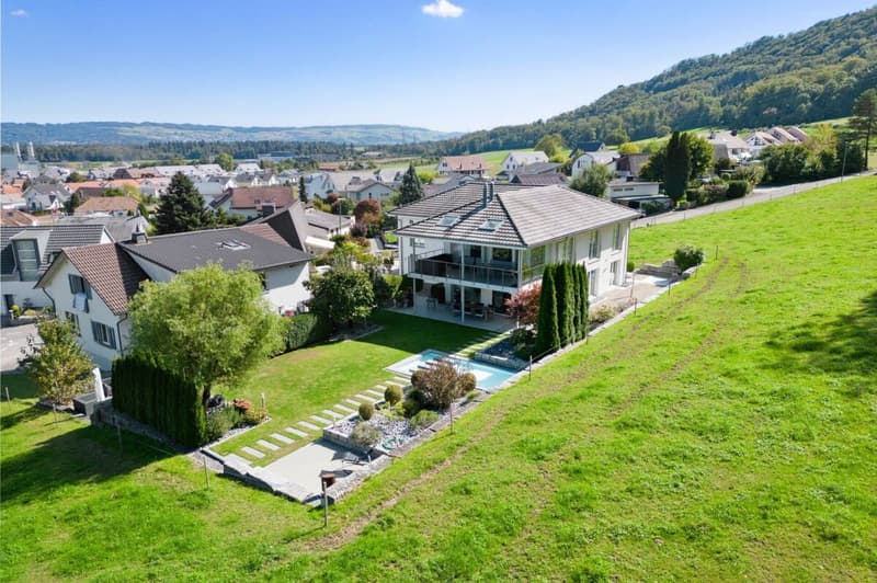 Unique living experience with a dreamy garden paradise (3)