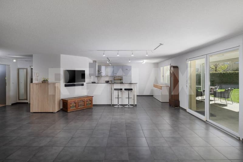 Exclusive Garden Apartment: Elegance & Comfort! (6)
