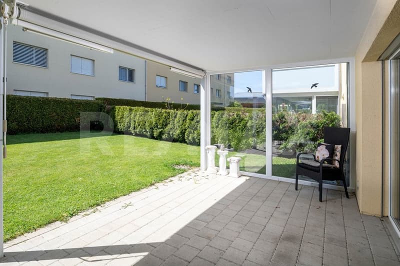 Exclusive Garden Apartment: Elegance & Comfort! (9)