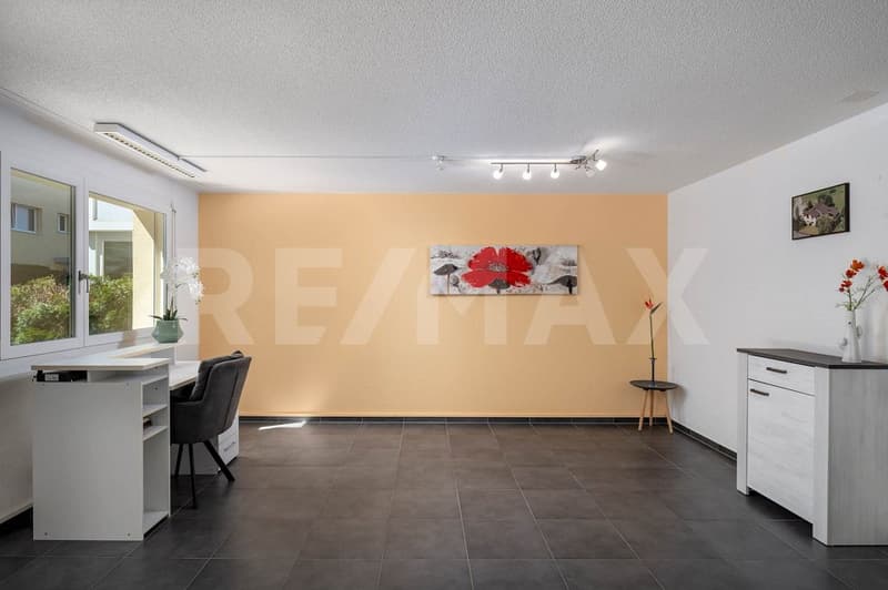 Exclusive Garden Apartment: Elegance & Comfort! (4)