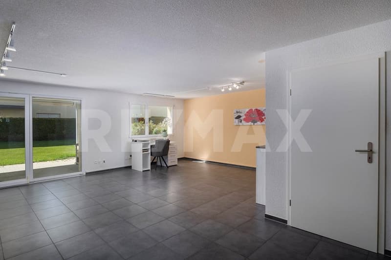 Exclusive Garden Apartment: Elegance & Comfort! (7)