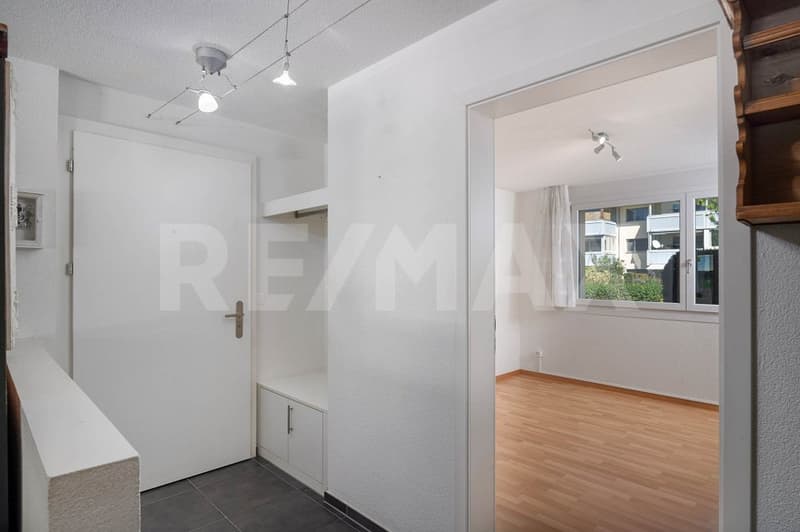 Exclusive Garden Apartment: Elegance & Comfort! (12)