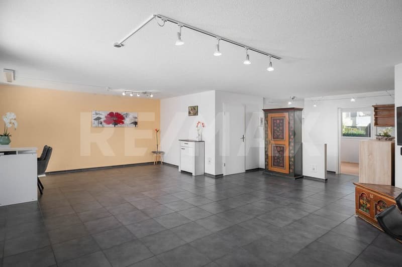 Exclusive Garden Apartment: Elegance & Comfort! (5)