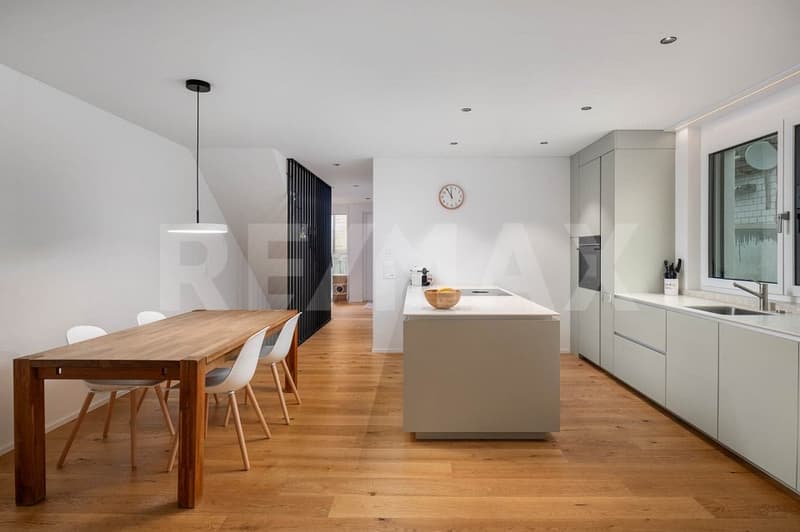 Maison mitoyenne moderne de 5,5 pièces avec jardin d'hiver (5)