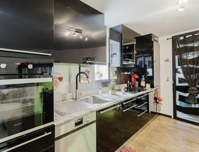 Exclusive, modern villa with breathtaking views and high-quality furnishings (8)