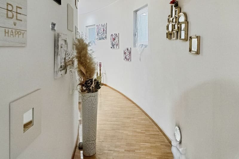 Exclusive, modern villa with breathtaking views and high-quality furnishings (13)