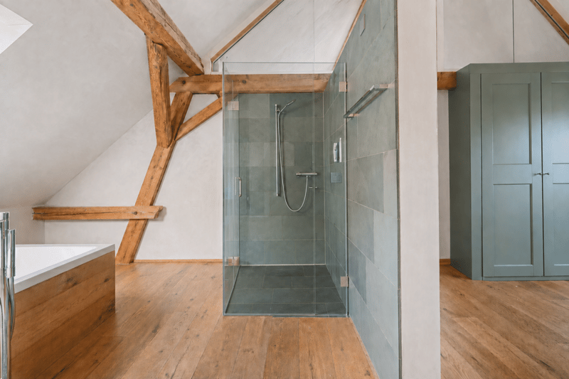 2.5-room attic apartment with roof terrace - District 4 (16)