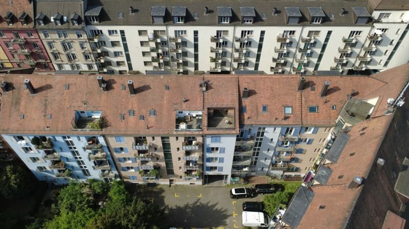 2.5-Zi.-Attikawohnung mit Dachterrasse - Kreis 4 (24)