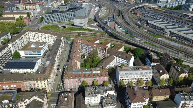 2.5-Zi.-Attikawohnung mit Dachterrasse - Kreis 4 (23)