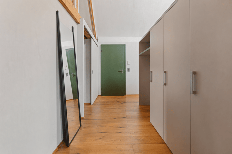 2.5-Zi.-Attikawohnung mit Dachterrasse - Kreis 4 (18)