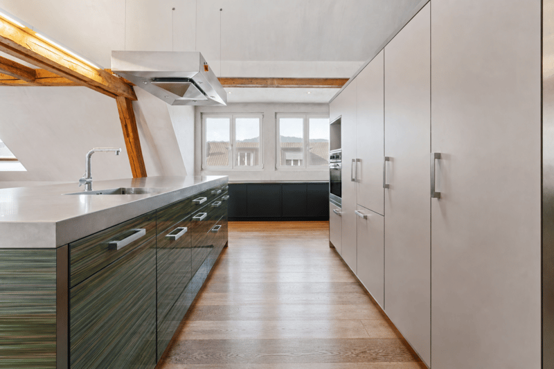 2.5-Zi.-Attikawohnung mit Dachterrasse - Kreis 4 (4)