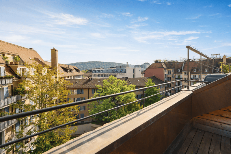 2.5-Zi.-Attikawohnung mit Dachterrasse - Kreis 4 (21)