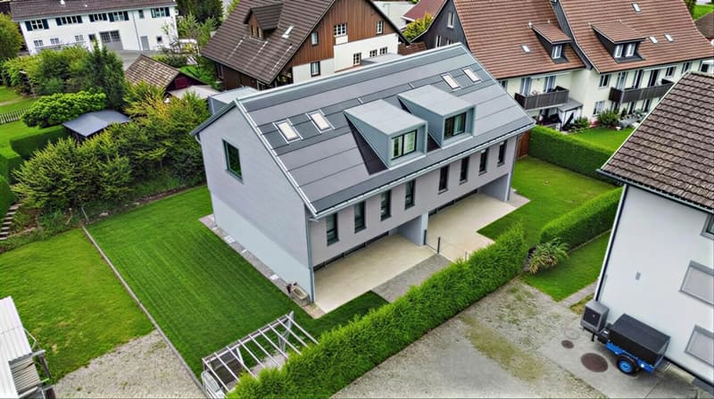 Modernes 6-Zimmer-Doppeleinfamilienhaus mit Garten in Hausen am Albis (25)