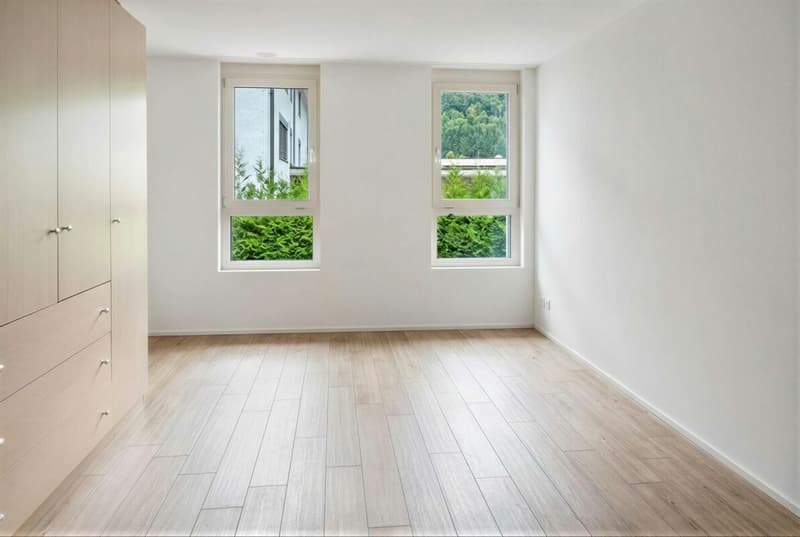 Modernes 6-Zimmer-Doppeleinfamilienhaus mit Garten in Hausen am Albis (16)