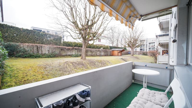 Freshly modernized 3.5-room apartment with balcony in Binningen (11)