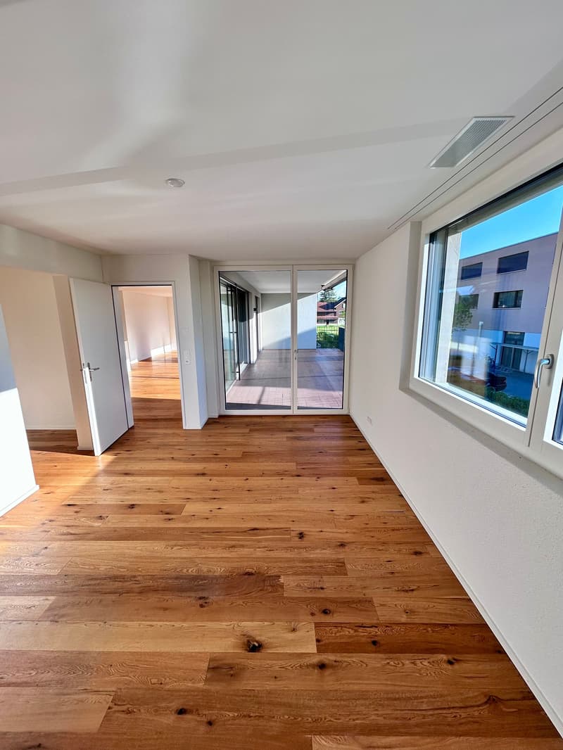 Bright 4.5-room apartment with balcony in Neudorf for sale (9)