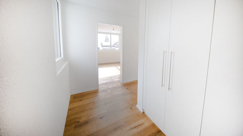 Bright 4.5-room apartment with balcony in Neudorf for sale (3)