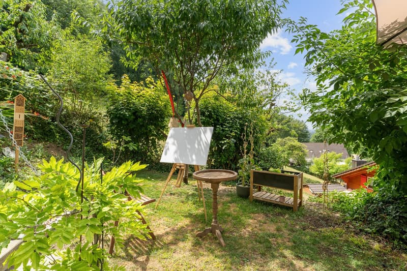 Charmantes 5.5-Zimmer-Bijou am Waldrand mit grossem Grundstück und Weitblick (2)