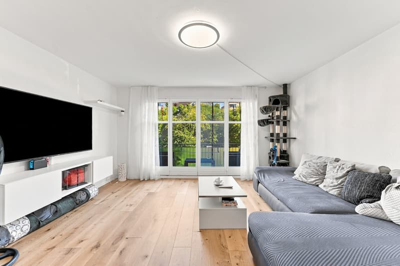4.5-Zimmer-Etagenwohnung mit Cheminée inkl. Carport in Jonen (4)