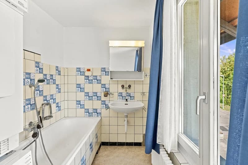9.5-Zimmer-Haus mit Dachwohnung und Scheune in Würenlos (8)