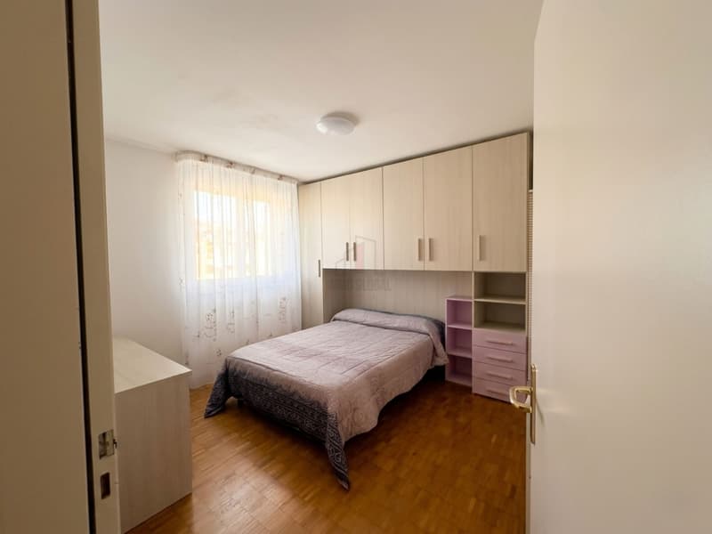 Charming Semi-Detached House (9)