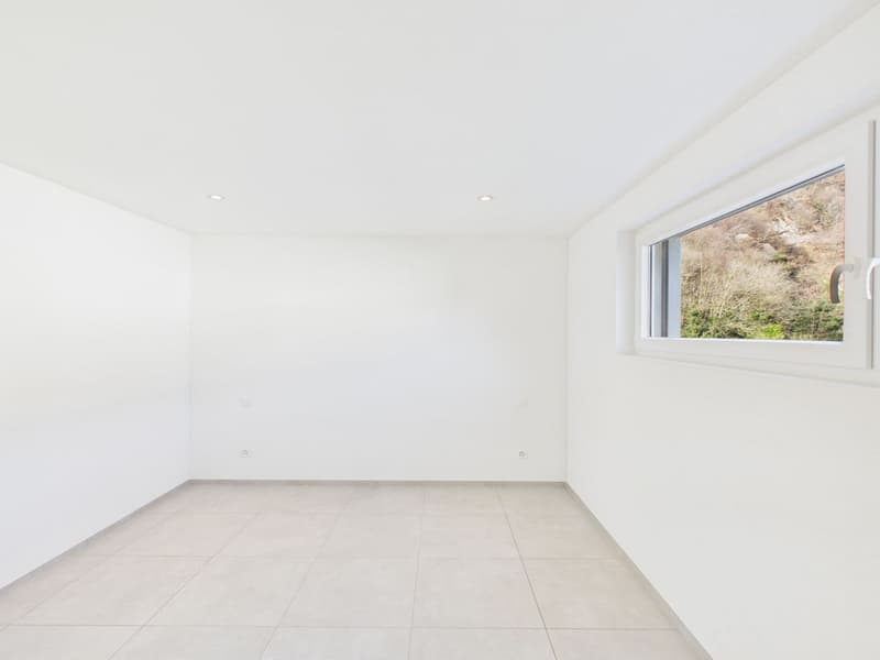 BRIGHT APARTMENT IN QUIET AREA (7)