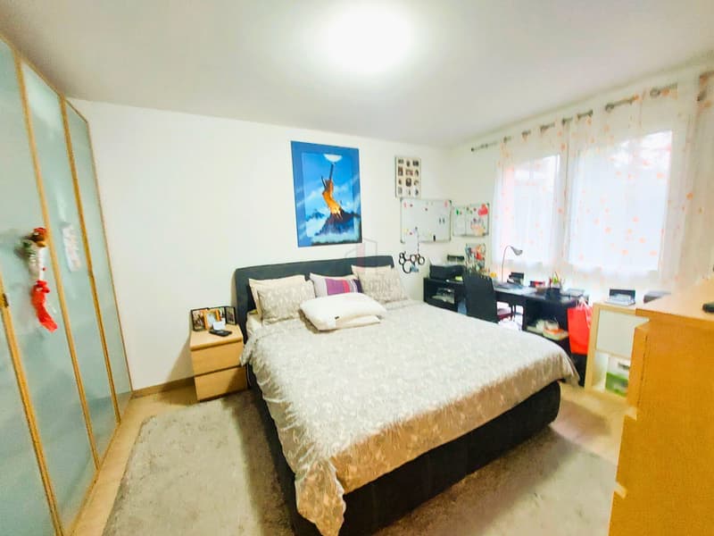 BRIGHT APARTMENT WITH PRIVATE GARDEN (6)