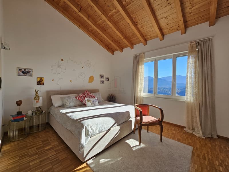 FANTASTISCHES DOPPELHAUS MIT ATEMBERAUBENDER AUSsICHT (9)